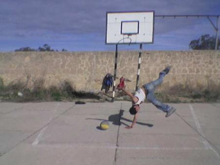 BREAK  DANCE