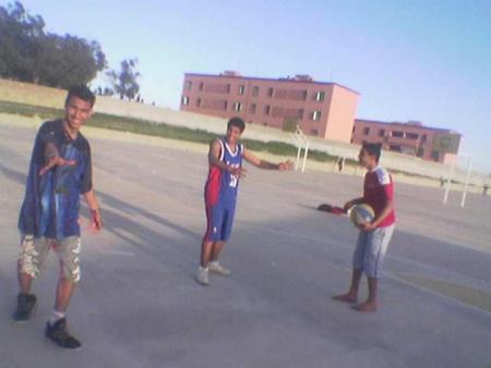 ARA  DAWA9E  KATAKOLE  RABOU7DAK .....?