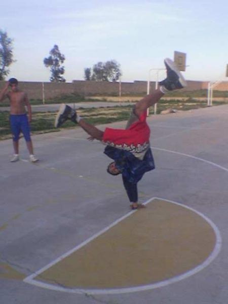 BREAK  DANCE