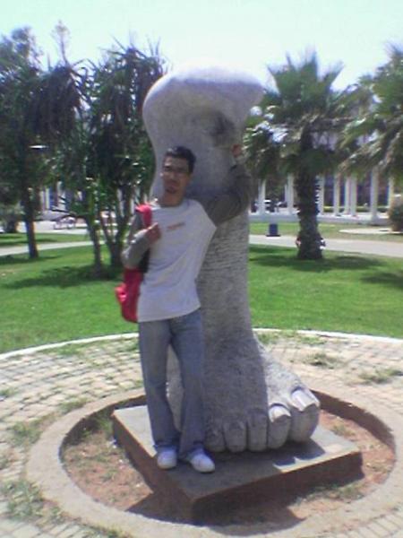 BIG   FOOT  IN   EL JADIDA