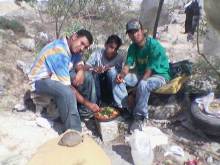 UN  BONNE  TAJINE  DANS  HAMALAYA--AGADIIIIIR