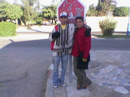 C  MOI  ET  MON AMI  YOUSSEF  SURFEUR