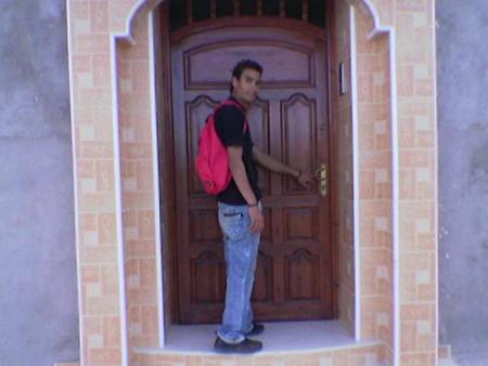 HI  HANA  RADI  DAKHALE  WA7ADE  LBOOOOOOOOM