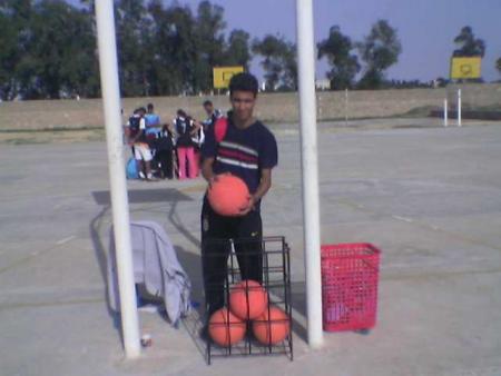 HNA  WA7AD  LE  MATCHE  M3A  FARI9I  AL7ANAFICHI   AL  7OM9E